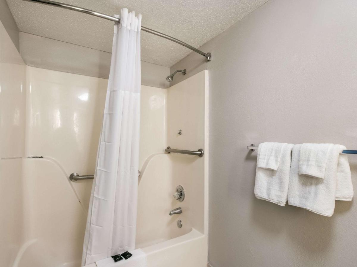Rodeway Inn グリーンウッド エクステリア 写真