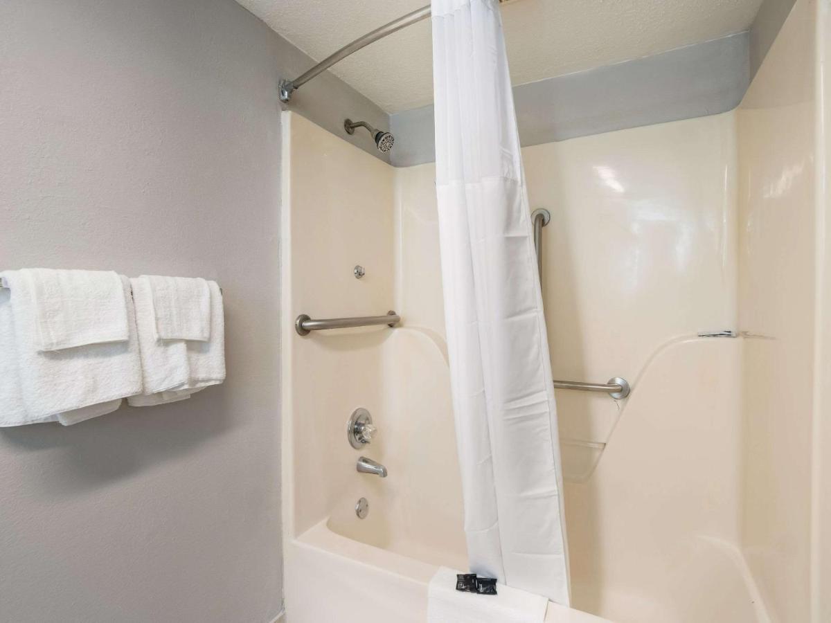 Rodeway Inn グリーンウッド エクステリア 写真